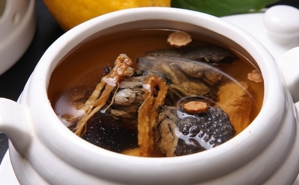 月经不调怎么办如何调理？乌鸡怎么吃能调经？(1)
