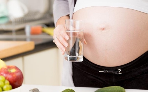 怀孕期间分泌物发黄怎么办？孕妇分泌物发黄怎么办？(1)