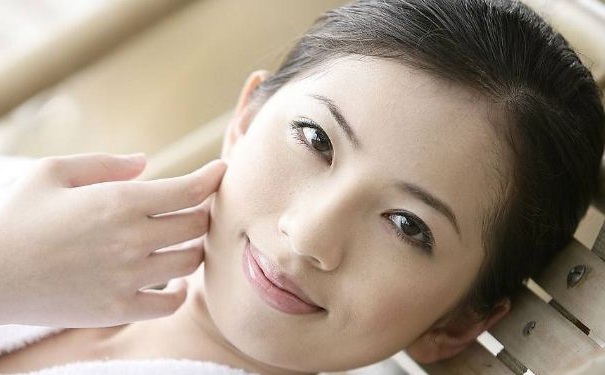 孕妇使用护肤品有哪些禁忌？孕妇使用护肤品要注意什么？(1)