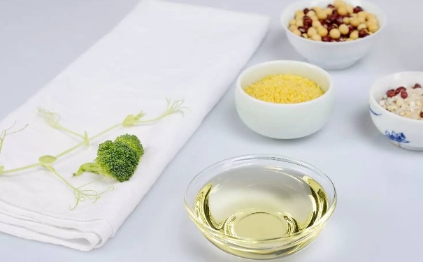 茶籽油可以洗头发吗？茶籽油洗头发有什么好处？(1)