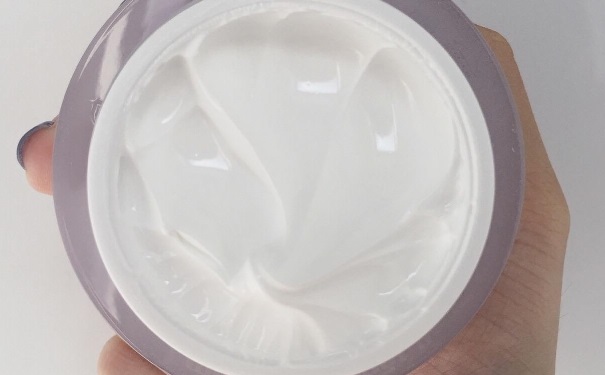 素颜霜可以美白吗？素颜霜为什么会变白？(1)