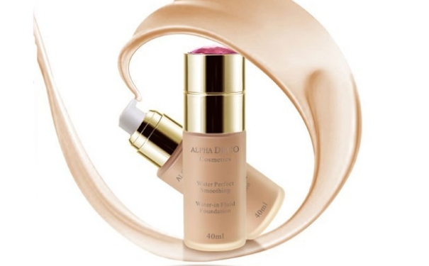 涂粉底液用什么工具好？涂粉底液用手还是刷子好？(1)