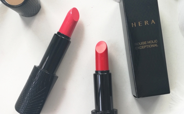 赫拉235口红怎么样？赫拉蛇皮235口红好用吗？(1)