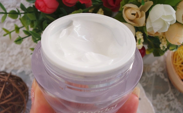 素颜霜能保持多久？素颜霜能维持一整天吗？(1)