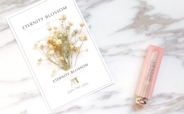 变色唇膏为什么会变色？变色唇膏的原理(1)