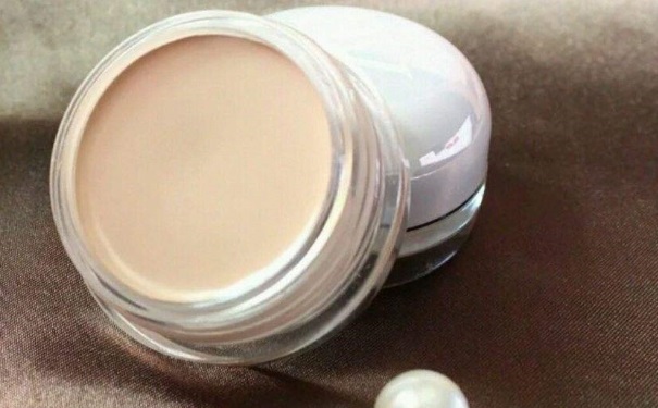 粉底霜用什么上妆？粉底霜该怎么用？(1)