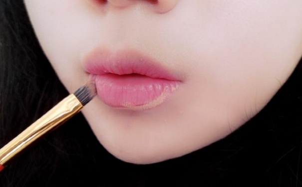 唇部遮瑕膏吃了会有毒吗？唇部遮瑕膏能不能吃？(1)