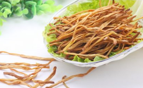 产妇坐月子可以吃黄花菜吗？坐月子能不能吃黄花菜？(1)