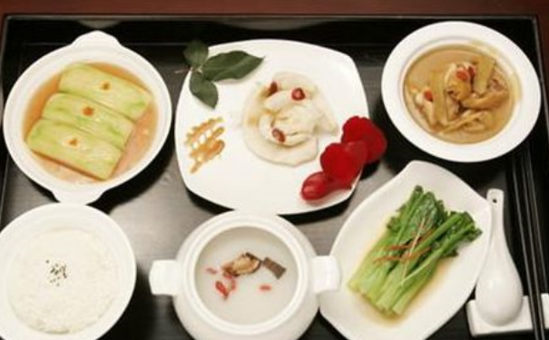 剖腹产后饮食应该如何安排？剖腹产后饮食注意事项有哪