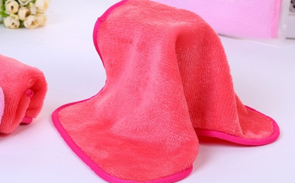 make up eraser卸妆毛巾有用吗？卸妆毛巾功效(1)