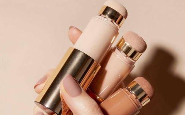 雅诗兰黛气垫粉底棒多少钱？雅诗兰黛气垫粉底棒专柜价格(1)