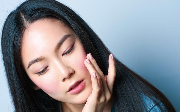 腮红怎么涂好看？腮红怎么打自然？(1)