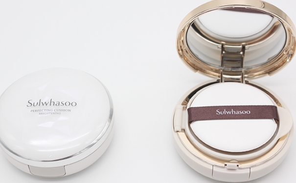 雪花秀和iope气垫哪个好？雪花秀气垫和亦博气垫对比(1)