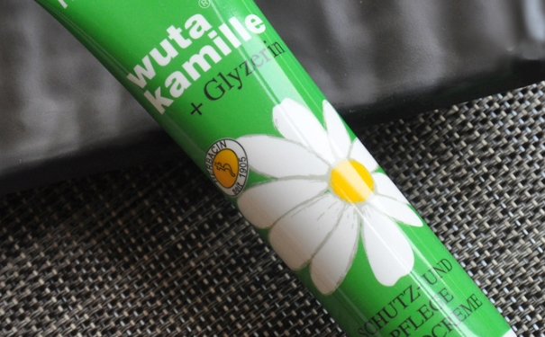 德国小甘菊护手霜好用吗？小甘菊护手霜怎么样？(1)