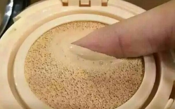 先用遮瑕还是粉底液？遮瑕和粉底顺序是怎样的？(1)
