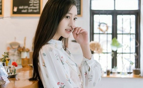 眼睛出现红血丝是什么情况呢？什么原因会引起眼睛的红