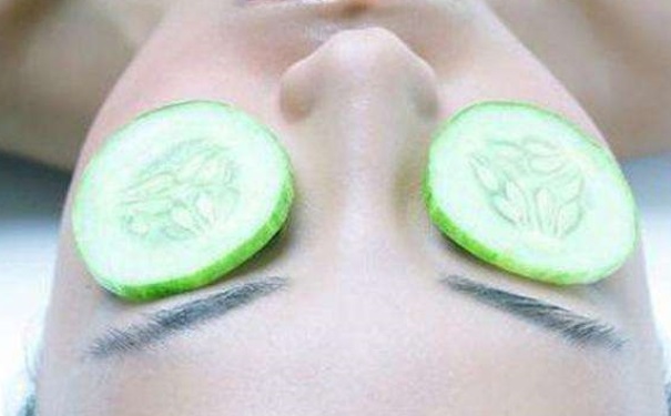 如何有效去除黑眼圈？去除黑眼圈的小技巧有哪些？(1)
