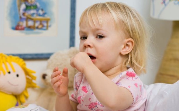 孩子咳嗽老不好如何护理？治疗咳嗽吃什么好？(1)