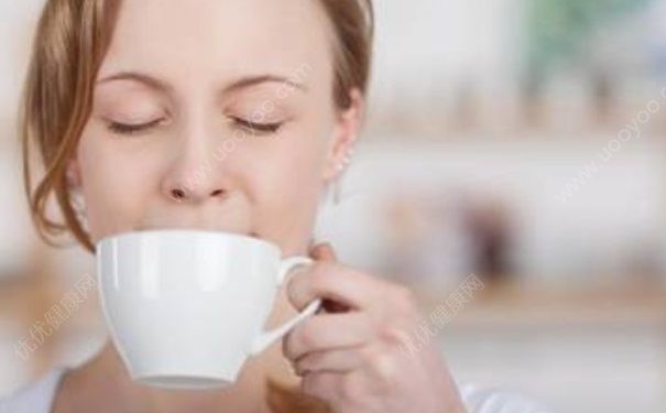 上班族如何喝水补水？身体缺水会出现哪些信号？(1)