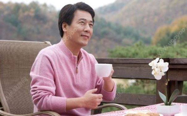 肾里取出143块结石，有肾结石