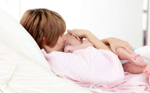 哺乳期月经不调正常吗？产妇在哺乳期来月经不规律正常吗？(1)