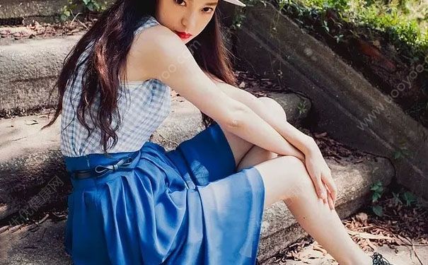 穿裙子怎么拍照好看？穿裙子照