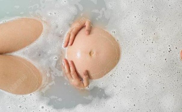 孕期洗澡肚子怎么洗？孕期洗澡能用沐浴露吗？(1)