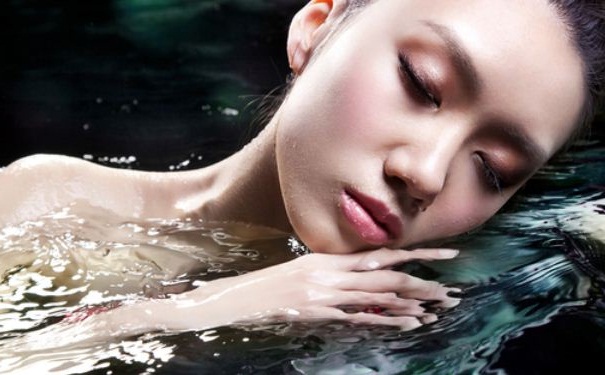 日常生活中如何补水？皮肤补水小妙招有哪些？(1)