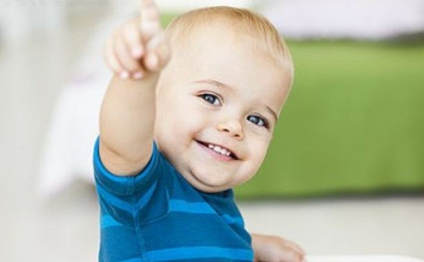 导致小宝宝便秘的因素有哪些？孩子便秘会有哪些害处？(1)