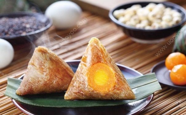 蛋黄肉粽的做法 蛋黄肉粽怎么做？(1)