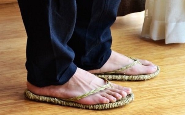汗脚夏天应该选择什么鞋子？来看如何选择合适的鞋子(1)