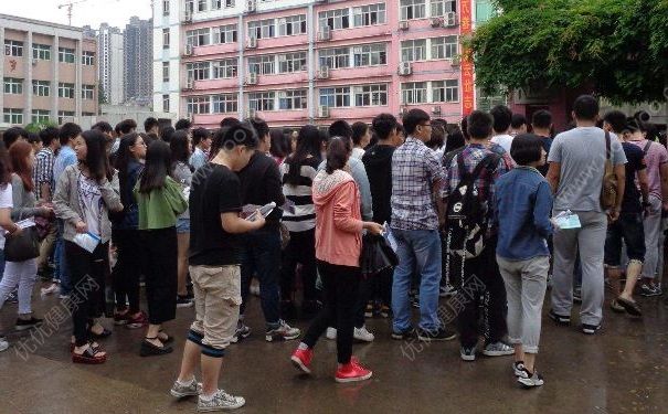 高考为避生理期服避孕药，吃避孕药能推迟月经吗？(3)