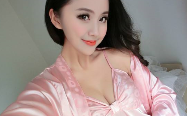 为什么男人喜欢摸女人乳房？男人为什么喜欢摸胸？(1)