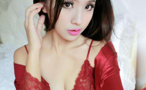 乳房一大一小是什么样的体验？女生胸部怎么一大一小？[