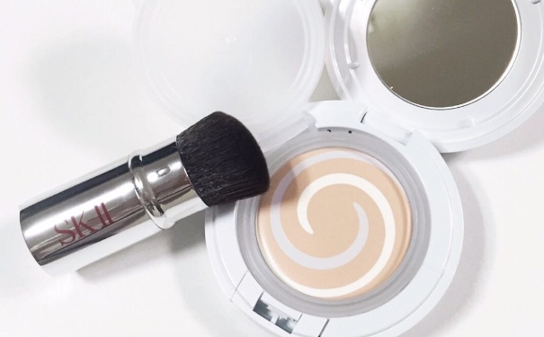 sk2棒棒糖粉凝霜好用吗？sk2粉凝霜使用方法(1)