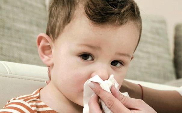 小孩流鼻血有什么危害？小孩流鼻血应该怎么处理？(1)