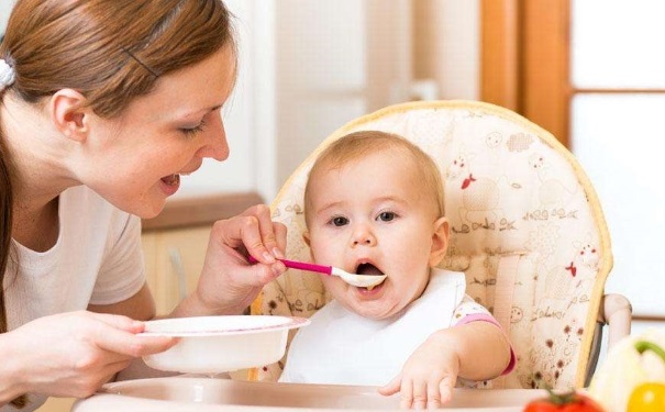 哺乳期奶水不足要怎么办？哺乳期吃什么奶水增多？(1)