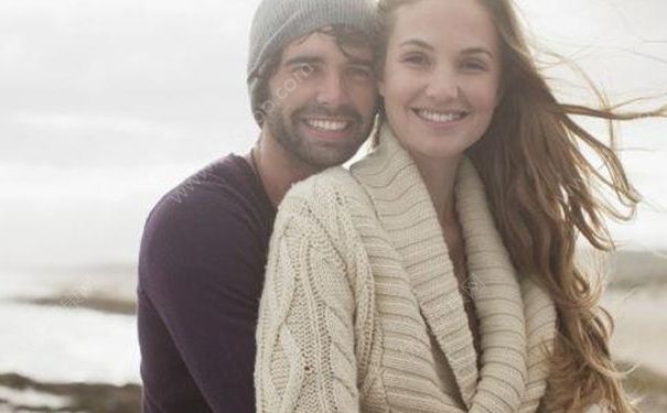 男人真心爱女人有哪些表现？老婆看帅哥我生气应该怎么