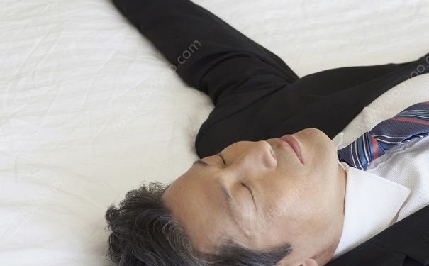 跑步后阴囊缩紧很多怎么回事？阴囊一种紧缩是怎么回事？(1)