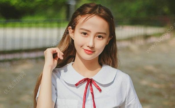 初二的女生长阴毛正常吗？初二女孩长阴毛吗？(3)