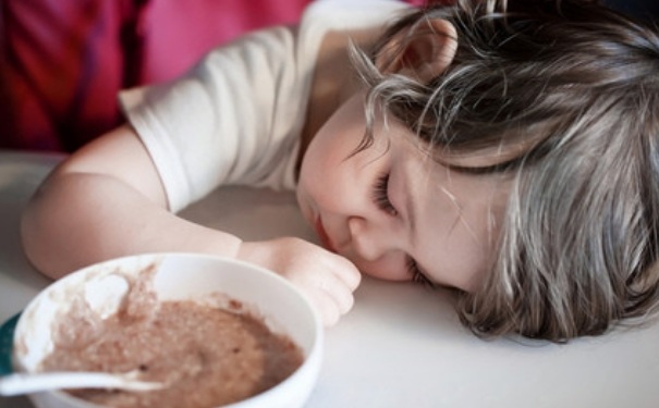 宝宝拉肚子要禁食吗？宝宝拉肚子不能吃东西吗？(1)