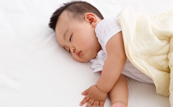 宝宝睡眠不足会出现什么问题？宝宝睡不好会出现哪些问题？(1)