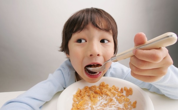 孩子肚胀怎么办？孩子胀气怎么办？(1)