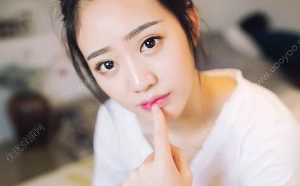 17岁女生舌吻会怀孕吗？17岁经常接吻亲嘴会不会怀孕？(1)