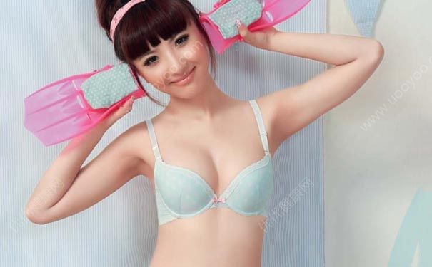17岁女孩的乳房多大好？17岁女生的胸应该长什么样？(1)