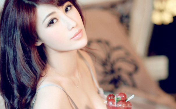 16岁乳房发育有硬块正常吗？女孩乳房发育过程什么样？(1)
