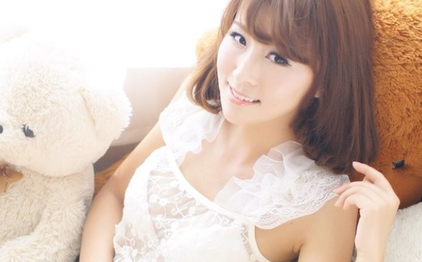 15岁女孩乳房长得小怎么办？15岁胸部怎样发育算正常？(1)