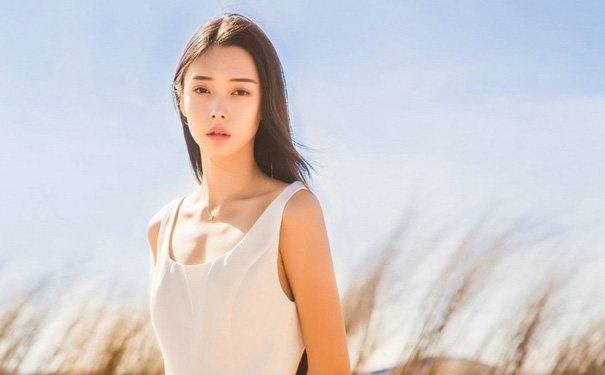 15岁女生胸小怎么变大？十五岁胸比较小能变大吗？(1)