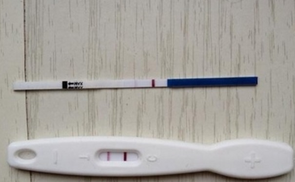 排卵期试纸为什么会出现弱阳性？排卵期试纸弱阳性怎么回事？(1)