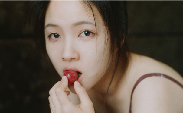 瘦腰吃什么食物？瘦腰的瑜伽动作(1)